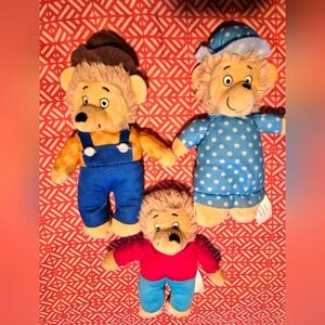 Adorable Plush Berenstein Bears Stuffies.